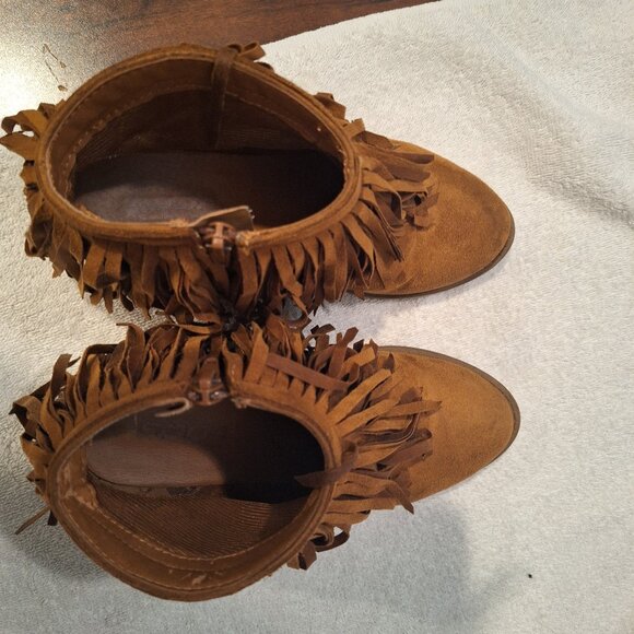 Suede Cowgirl Jacket $22 and Matching Boots $13 - Picture 9 of 10